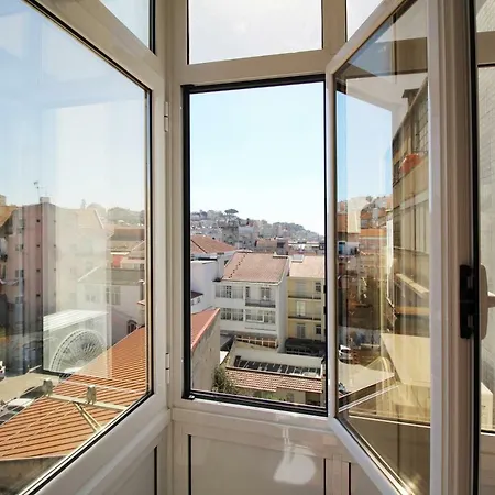 Poppy House In Anjos * Lissabon