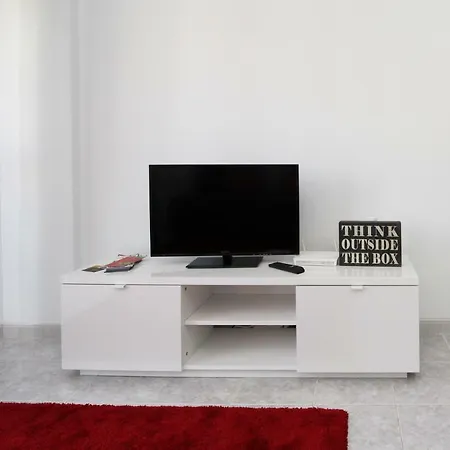 Poppy House In Anjos Appartement