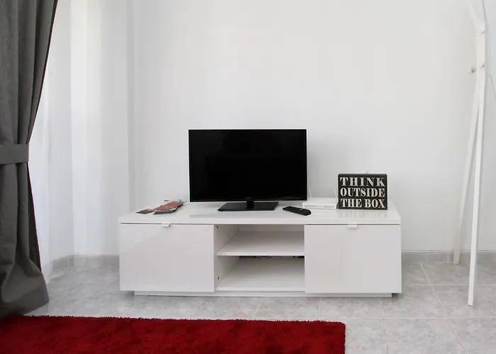 Poppy House In Anjos شقة