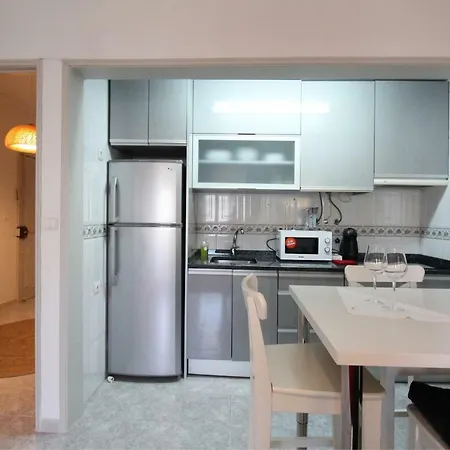 Poppy House In Anjos